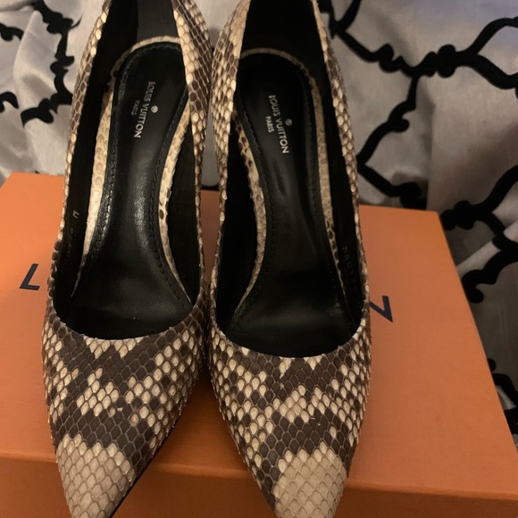 Louis Vuitton exotic skin heels - Picture 2 of 8
